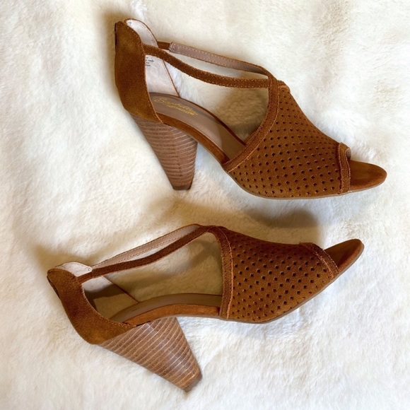 Seychelles Brown Leather Perforated Cone Heels - Picture 2 of 10